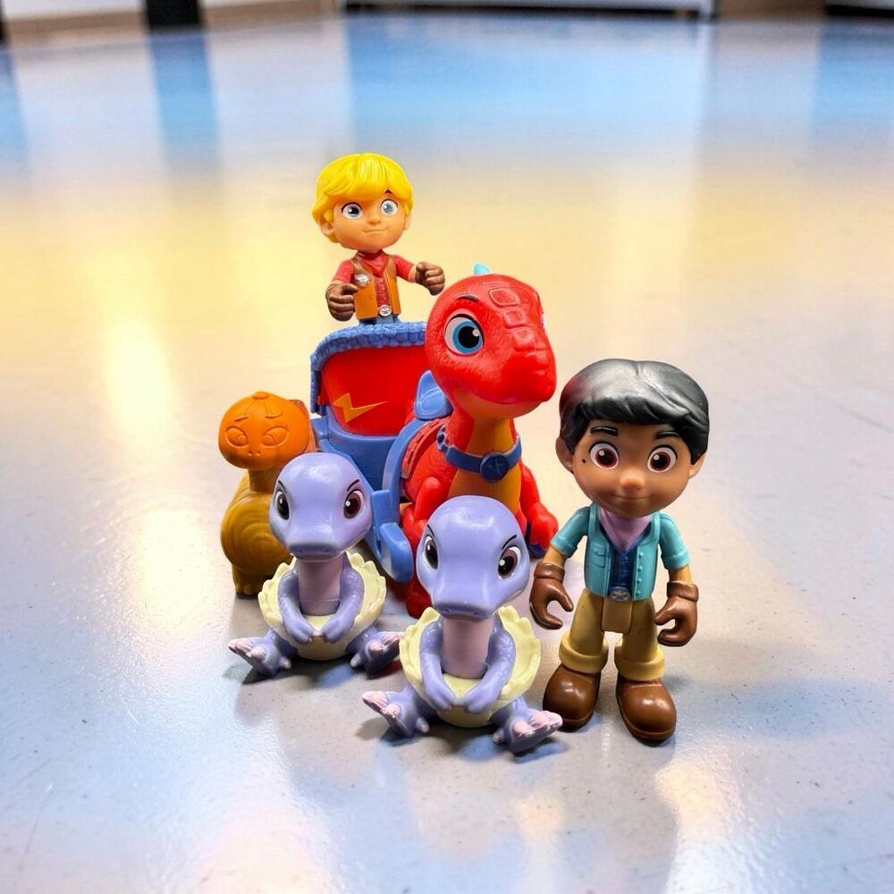 Dino Ranch Jon & Blitz Chariot Vehicle Miguel & Baby Dinosaurs Figures A67